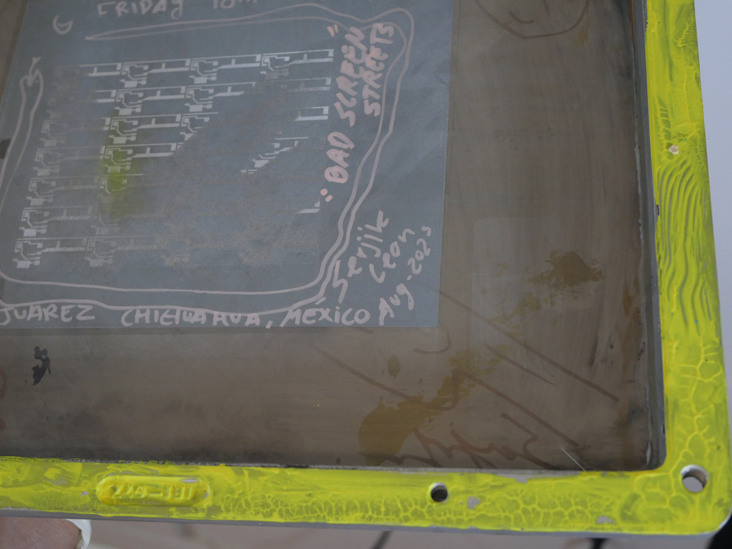 "Bad Screen Streets"