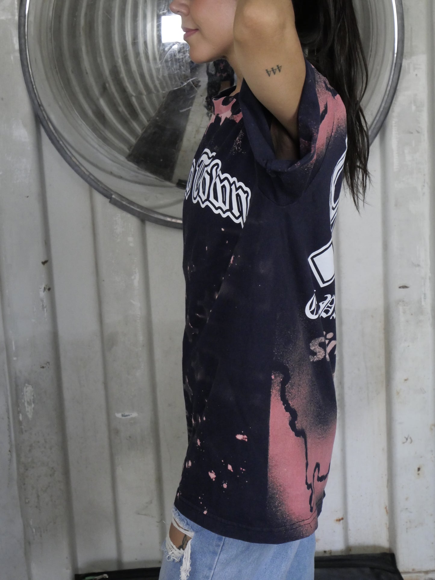 Medium 1/1 Serjirism Wearable Art - T-Shirt 915